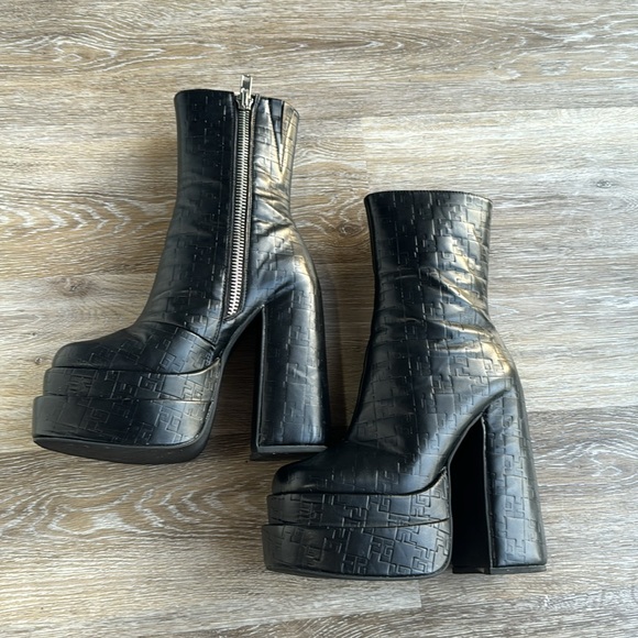 POSTER GRL Lethal Business Platform Boots (with original box) - Picture 5 of 7